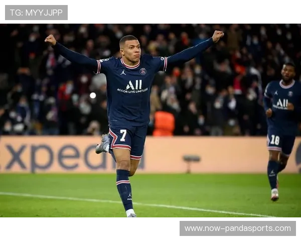 通过动作识别足球天才姆巴佩展现的独特技巧与速度